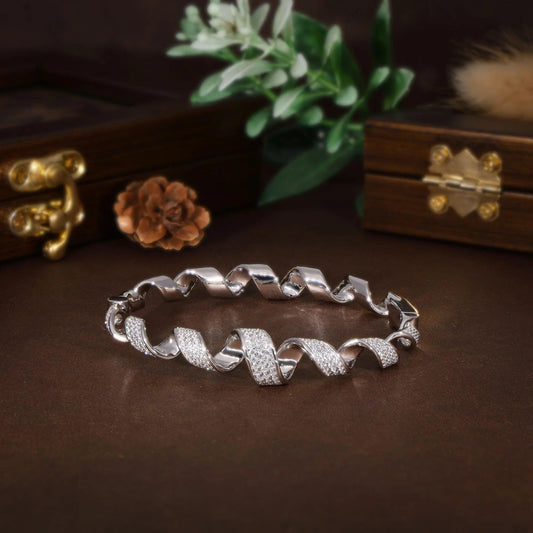 925 Silver Curly Bracelet for Women Party Wear